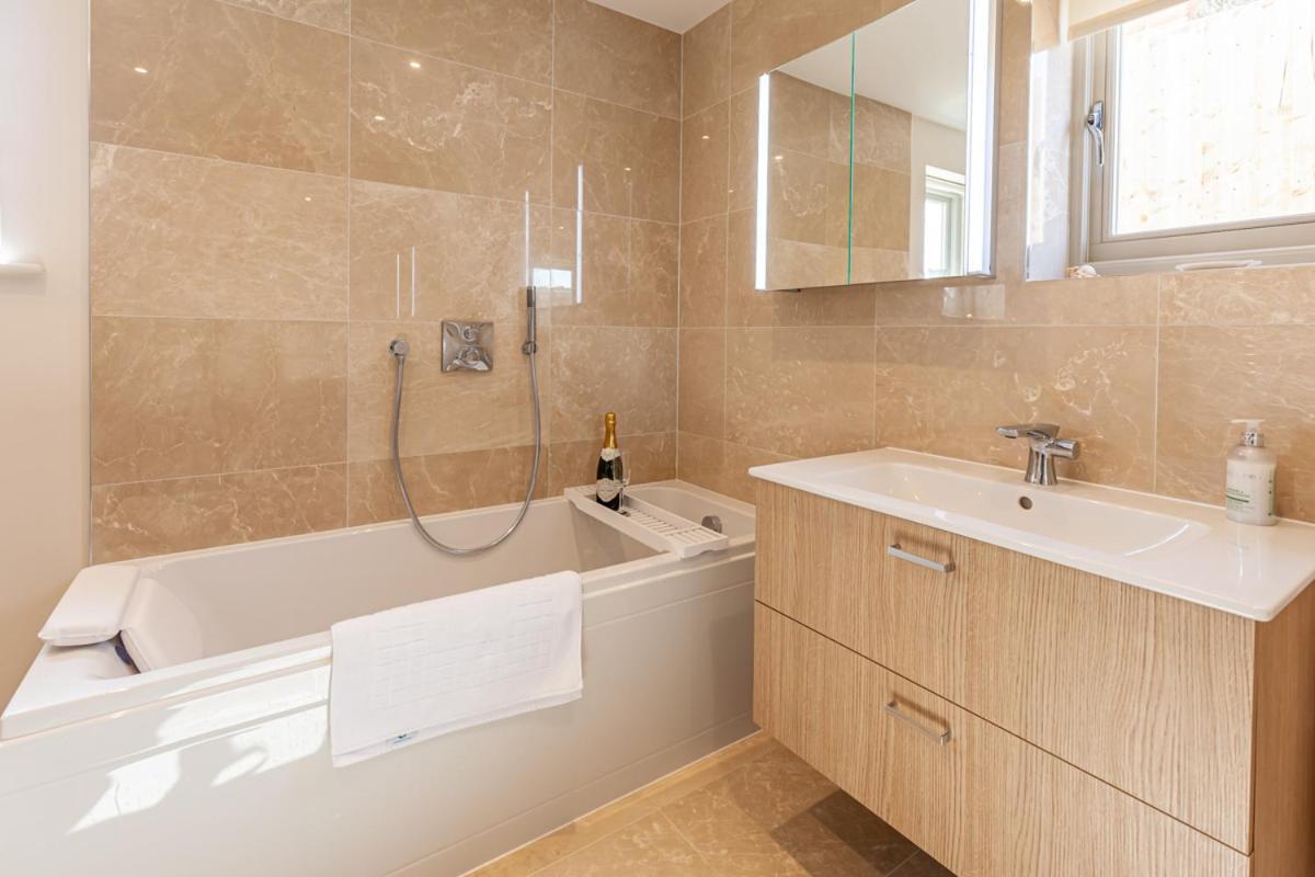 Choseley Cottage - Norfolk Cottage Agency Docking ภายนอก รูปภาพ